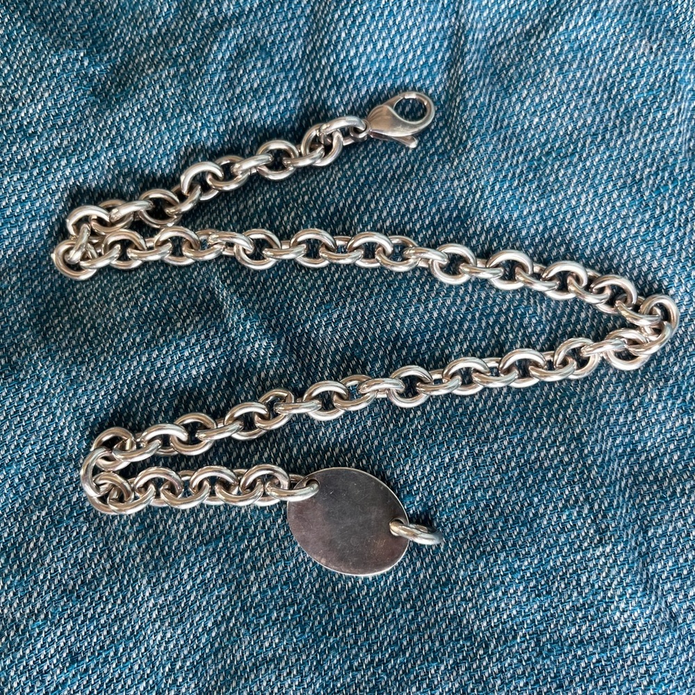 Return to Tiffany Oval Tag Necklace - Picture 2 of 5